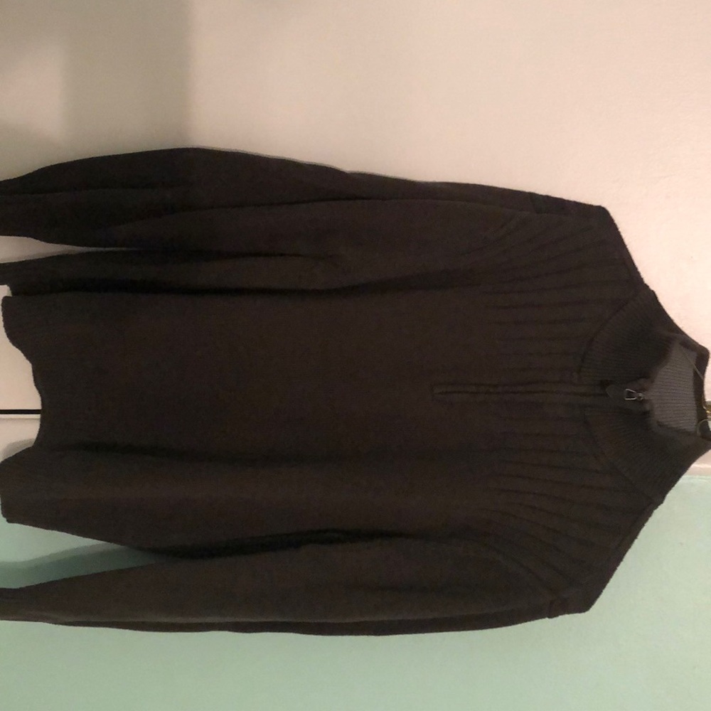 Sweater with zipper